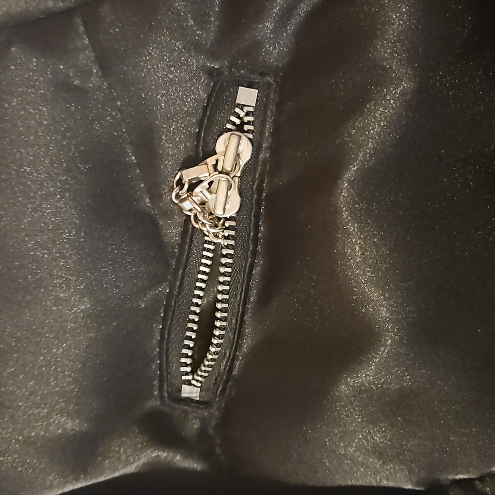 Express Cropped Black Puffer Jacket - image 4